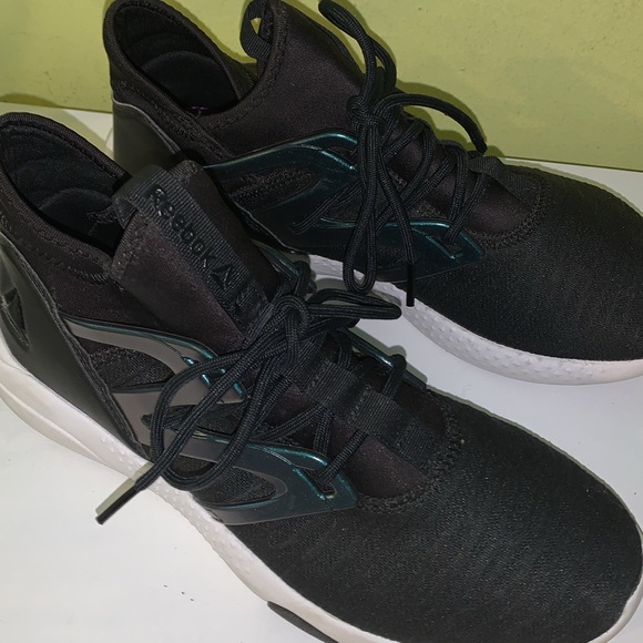 Reebok hayasu ltd rare , holographic, sneakers size 8 - Picture 3 of 12